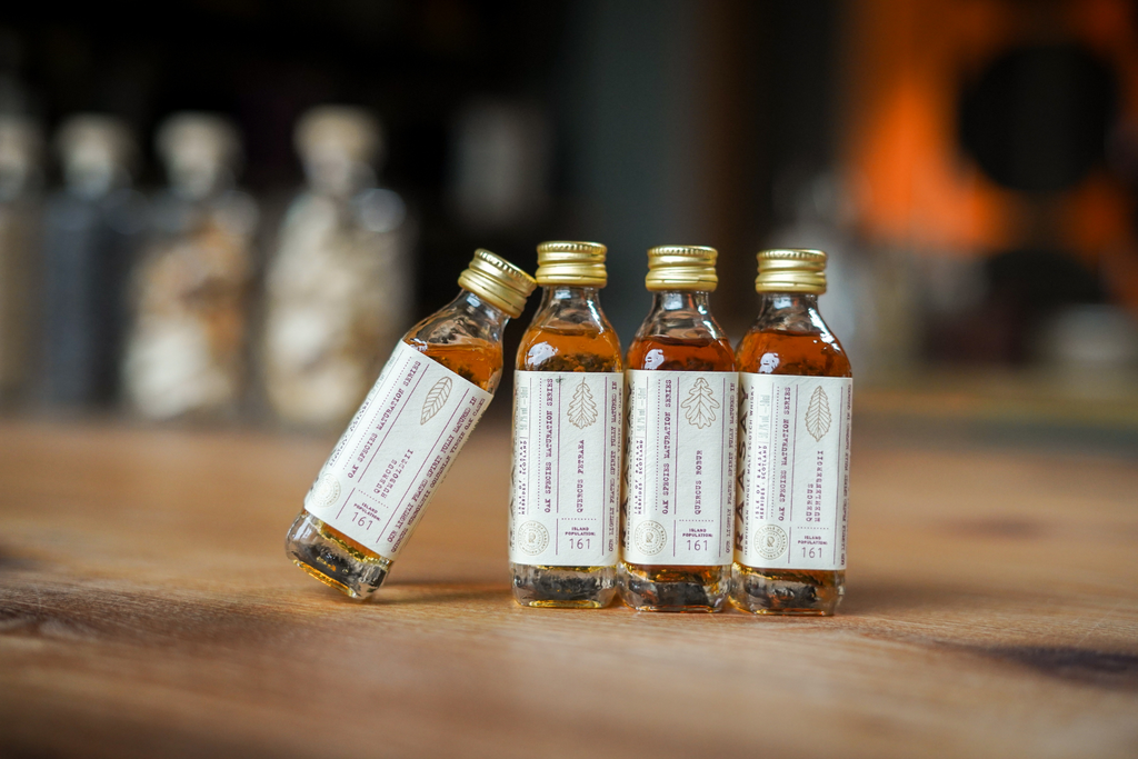 Isle of Raasay Whisky Miniatures Gift Set – Geraldo's of Largs