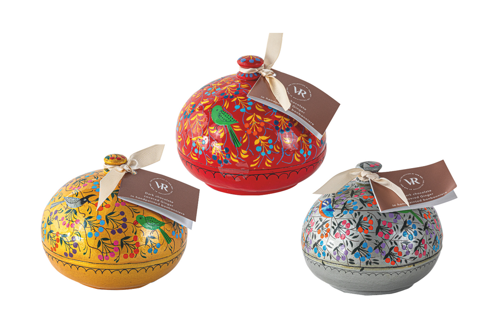 Small Luxury Bonbonnier with Dark Chocolate Coated Ginger Pieces xx